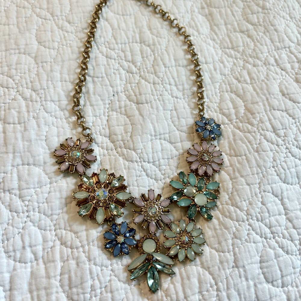 Floral Statement Necklace in Multicolor